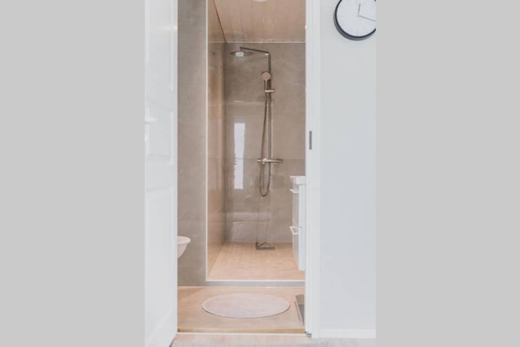 Beautiful New Studio Apartment Nearby The Center Турку Экстерьер фото