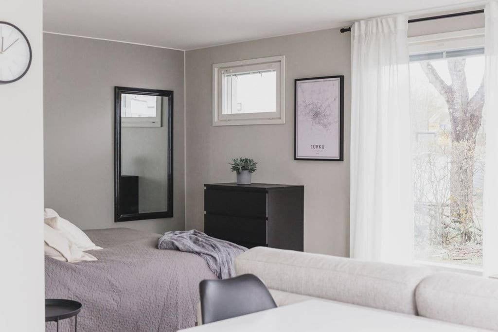 Beautiful New Studio Apartment Nearby The Center Турку Экстерьер фото
